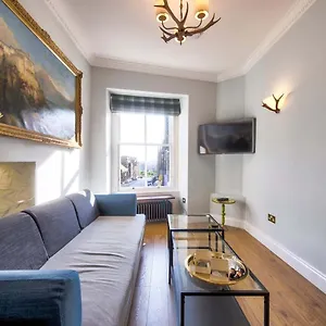 https://luxurious-modern-1br-apartment-near-castle.edinburghhotelsuk.org