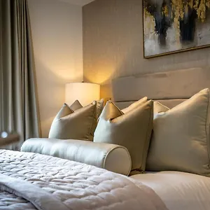  Apartment Waterside Retreat @ Ryedale House